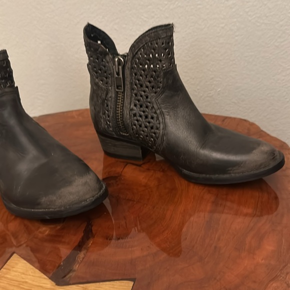 Corral Boots Circle G Cut Out Short Black Western Boots double side zip - Picture 3 of 8